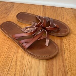 Universal thread sandals